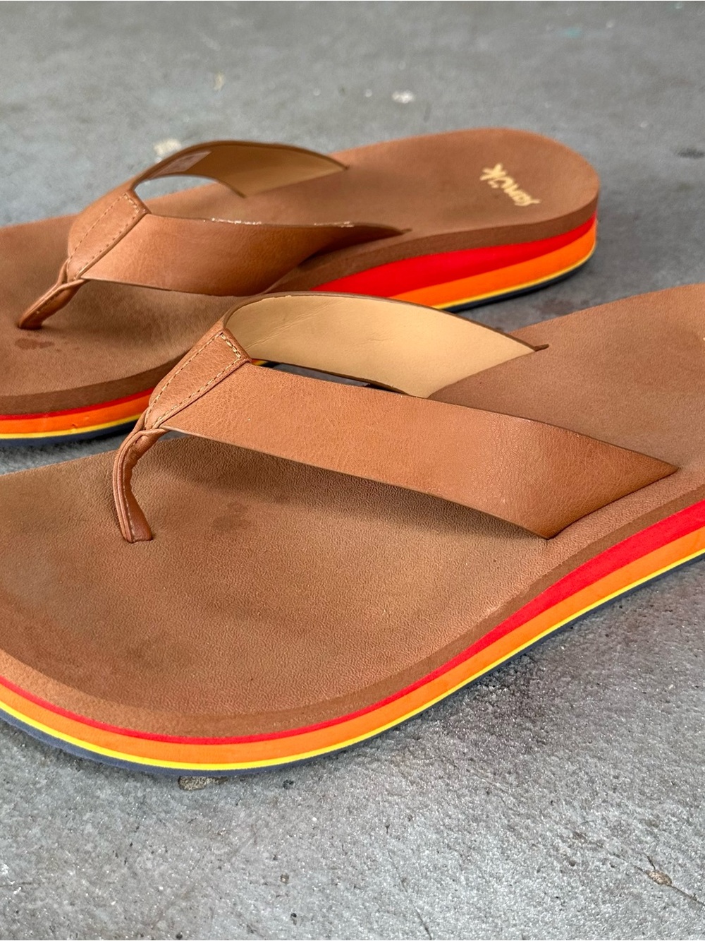 Sanuk Women’s Sz 11 Brown Leather Flip Flops with Rainbow Layered Sole